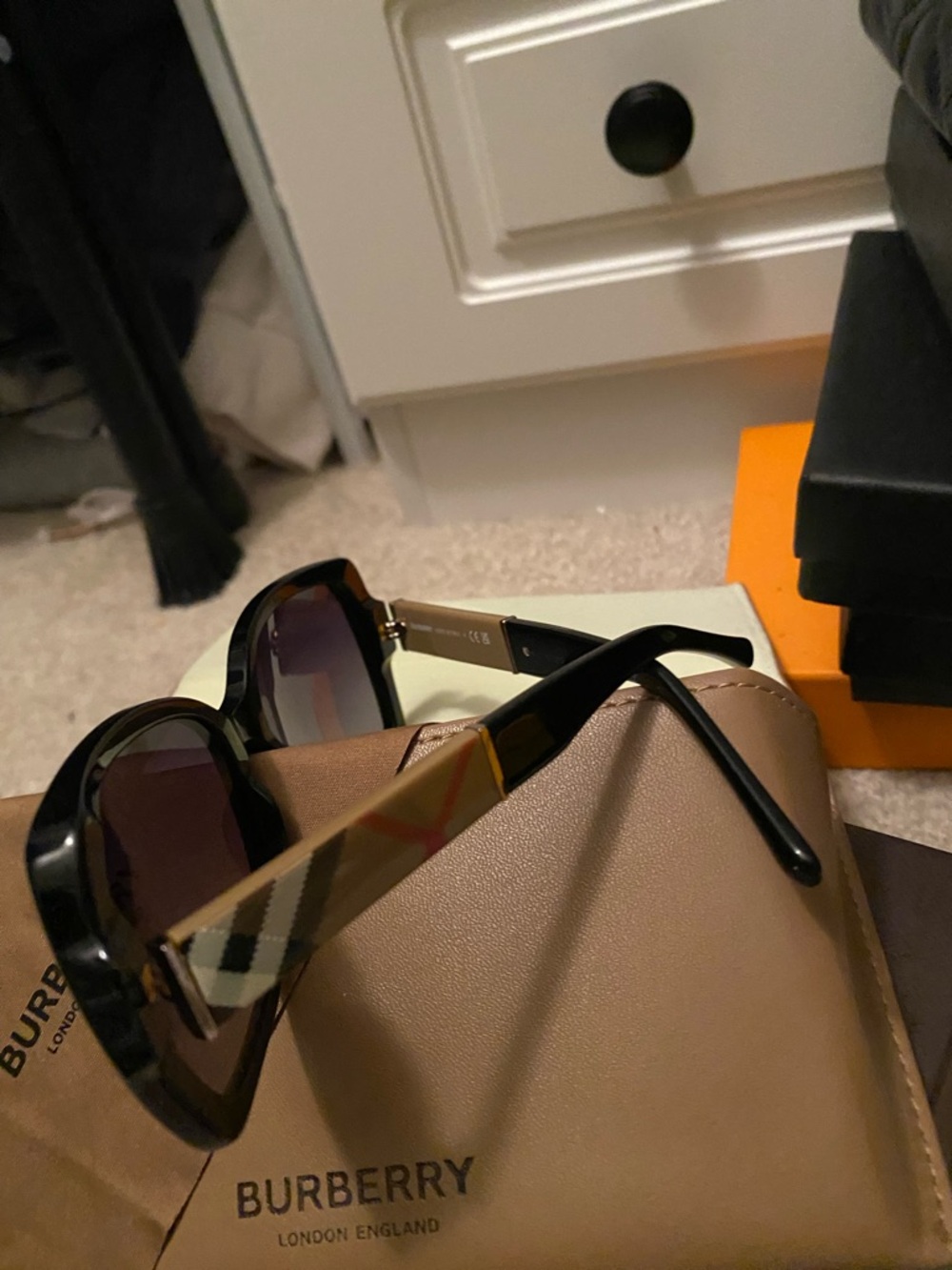 Burberry Black Oversized Women's Sunglasses with Dark Lenses - Picture 2 of 8